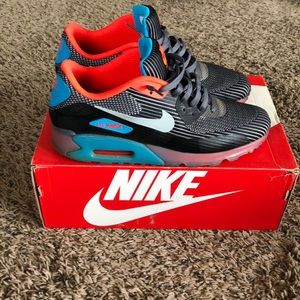 NIKE AIR MAX 90